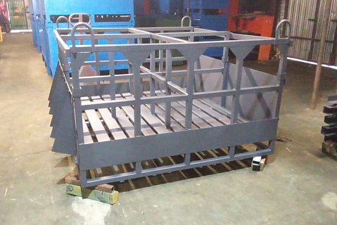 Контейнер для газовых баллонов с перекладиной + настил