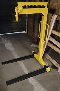 Захват для поддонов раздвижной